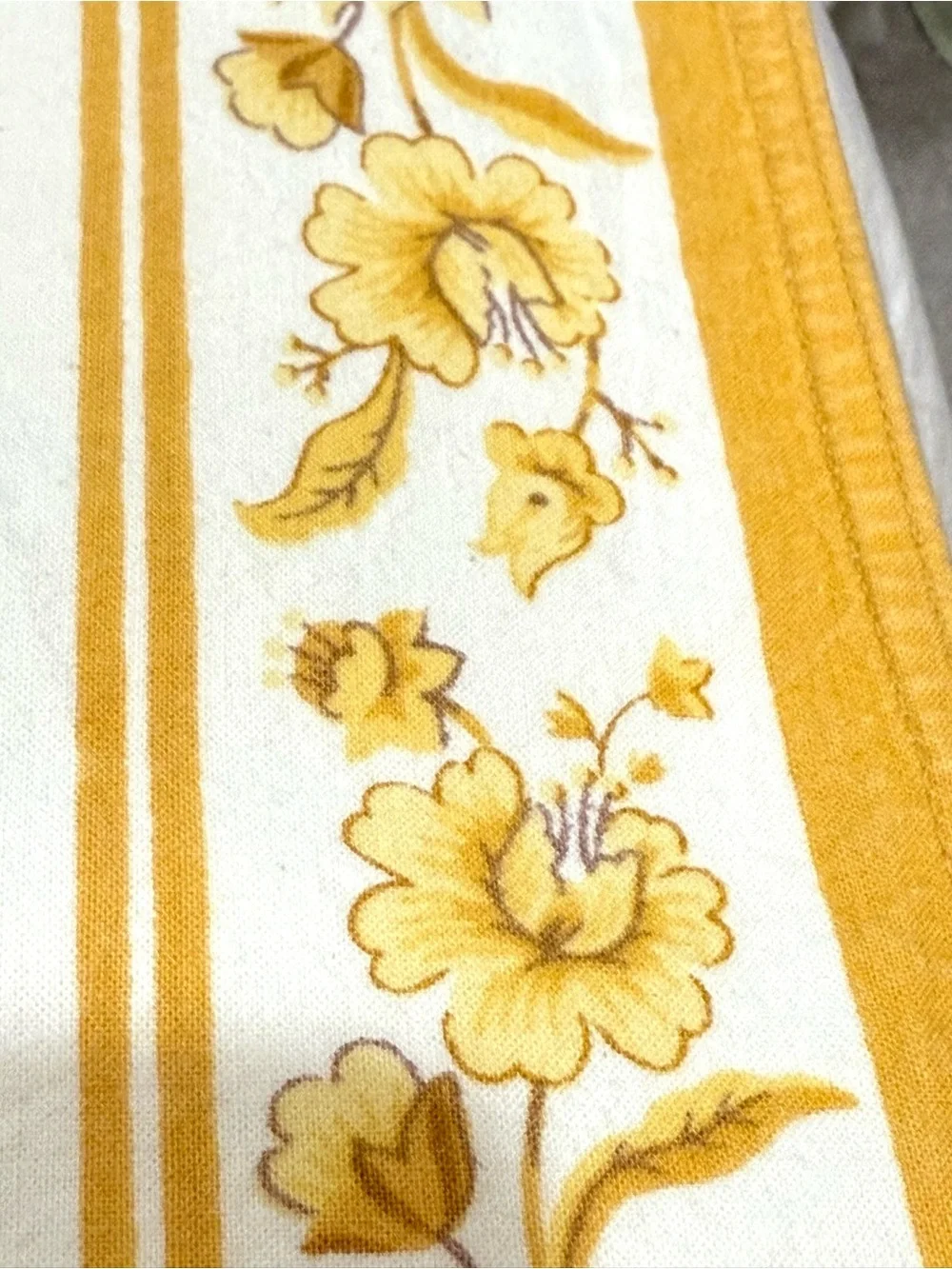 Longaberger Yellow Floral Border Table Placemat Reversible Cotton Set of 4